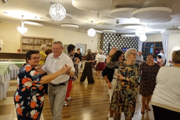 Taneczne powitanie jesieni w restauracji Karolinka