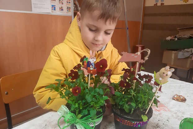 Mali ogrodnicy w Odrowążu – wiosenne warsztaty pełne kreatywności